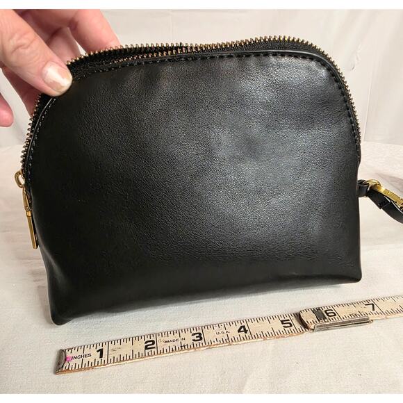 Miztique Black Zip Clutch Purse 7" x 5 1/2"  Gold Zipper - Picture 3 of 6